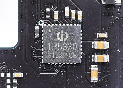 英集芯IP5330電源管理SOC為AnkerWork M650無線麥克風(fēng)提供完整電源解決方案